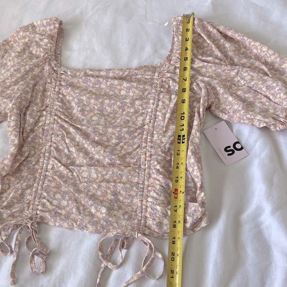 NWT SO cinch front puff sleeve floral top - Picture 7 of 10